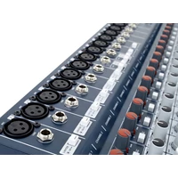Soundcraft Signature22EU zenekari keverőpult